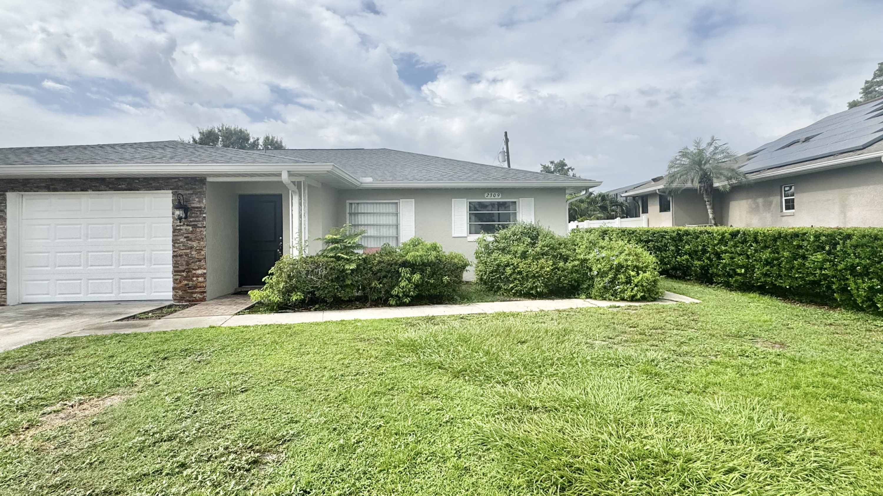 2307-2309 Lakeshore Boulevard - 2309